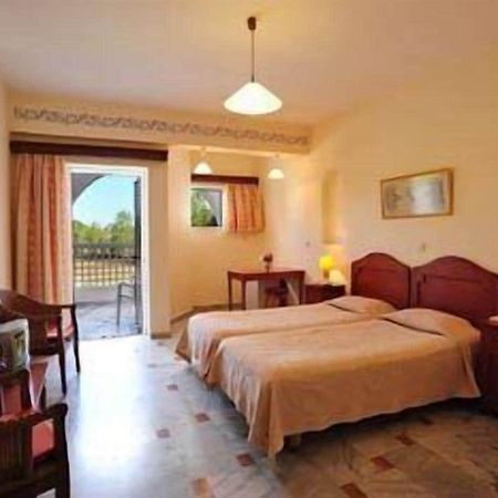 Ilaria Hotel Kalamákion Zewnętrze zdjęcie