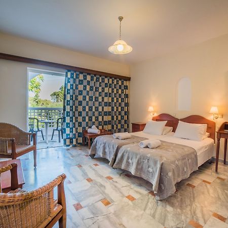 Ilaria Hotel Kalamákion Zewnętrze zdjęcie