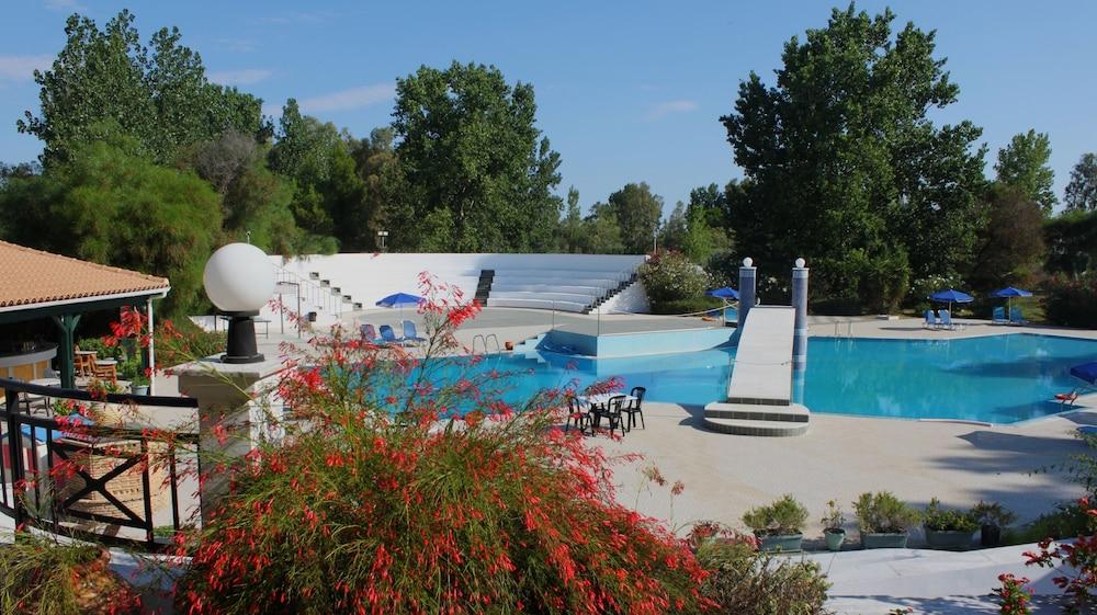 Ilaria Hotel Kalamákion Zewnętrze zdjęcie