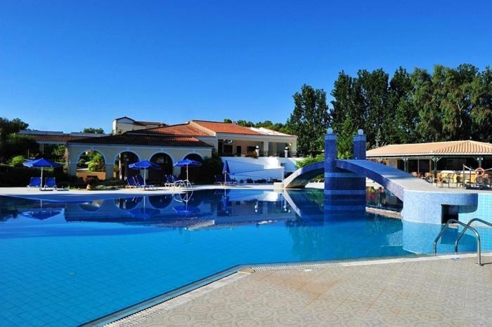 Ilaria Hotel Kalamákion Zewnętrze zdjęcie