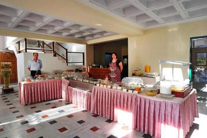 Ilaria Hotel Kalamákion Zewnętrze zdjęcie