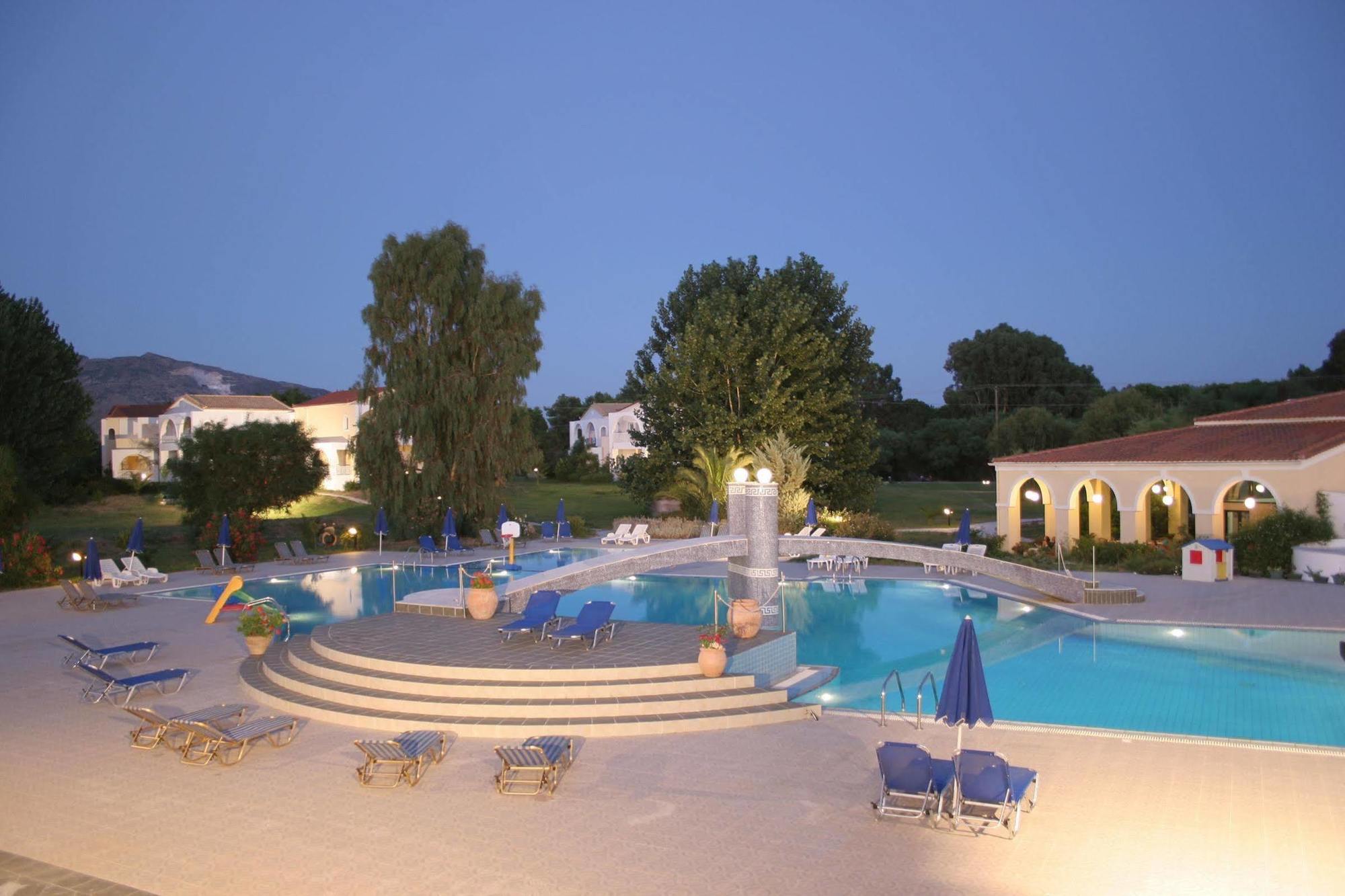 Ilaria Hotel Kalamákion Zewnętrze zdjęcie