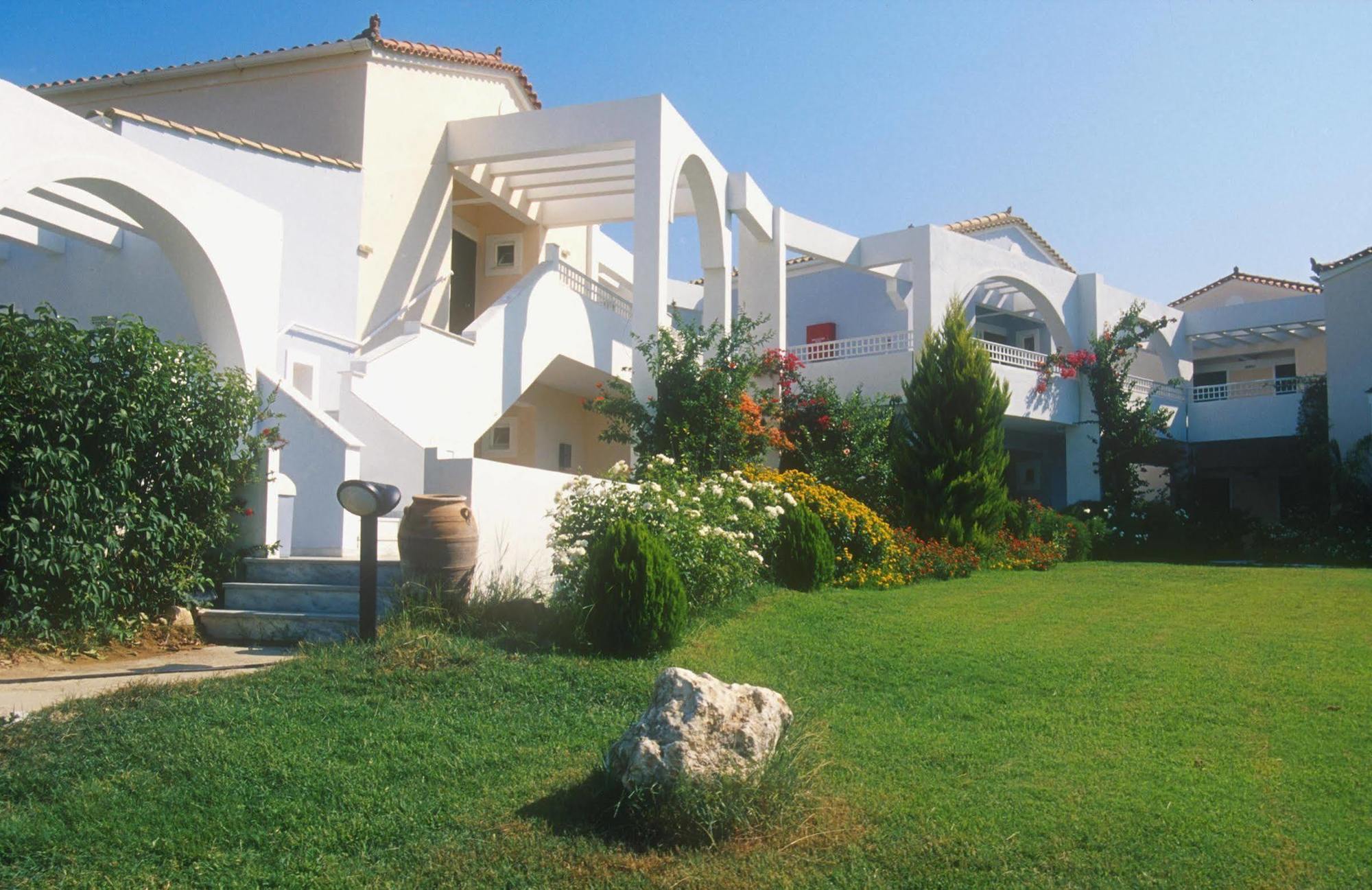 Ilaria Hotel Kalamákion Zewnętrze zdjęcie